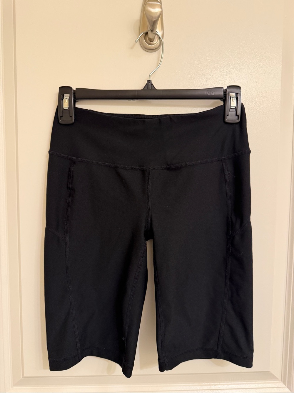 Reebok Black Mid-Rise Bike Shorts with Side Panels